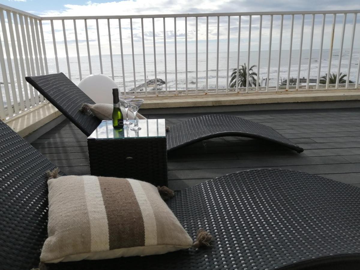 Apartamento Ático con Fantásticas Vistas al Mar y la iglesia Sitges Exterior foto