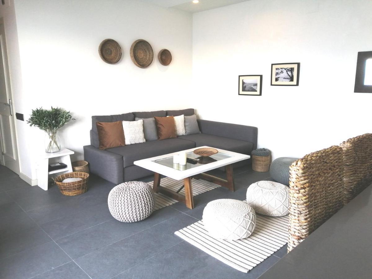 Apartamento Ático con Fantásticas Vistas al Mar y la iglesia Sitges Exterior foto