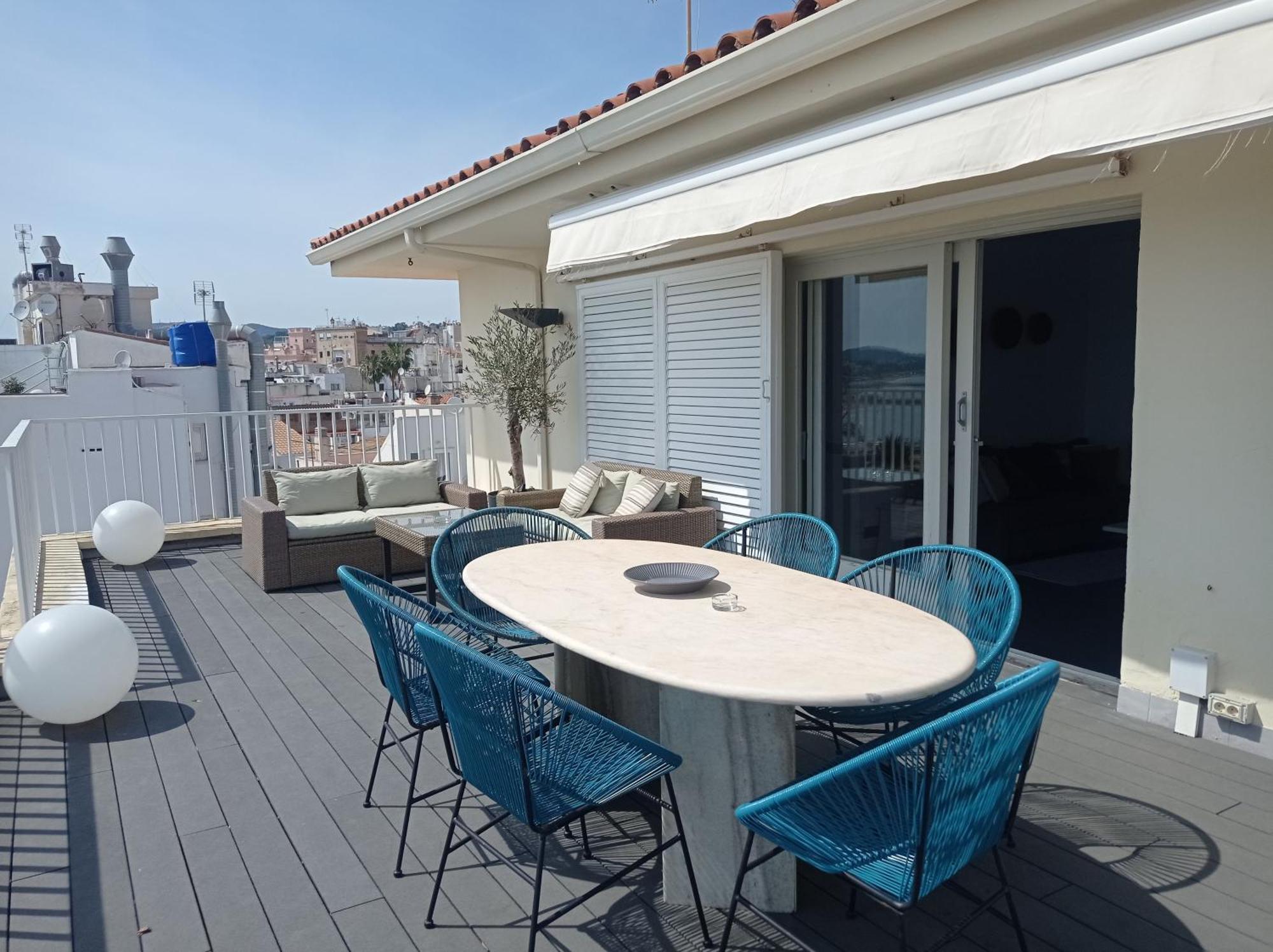 Apartamento Ático con Fantásticas Vistas al Mar y la iglesia Sitges Exterior foto
